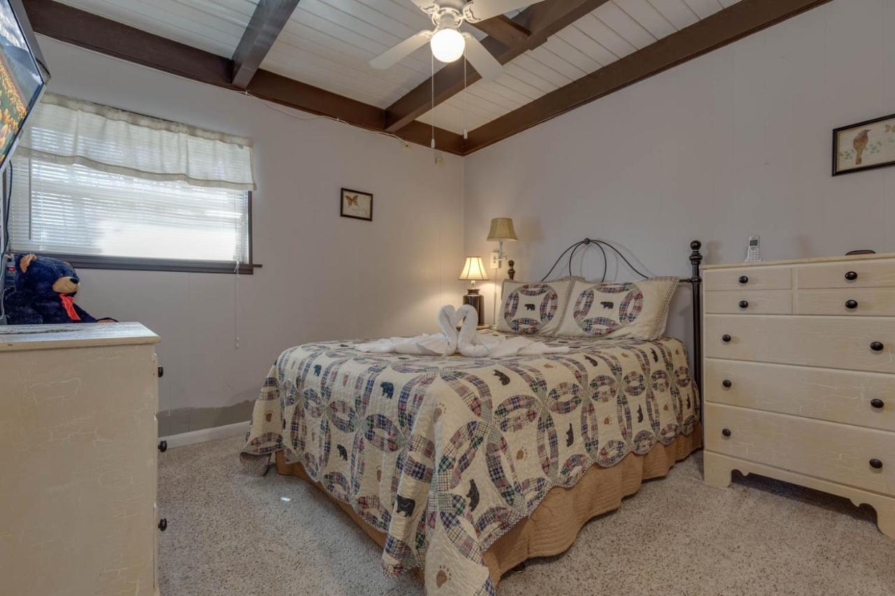 Bear View Chalet, 3 Bedroom, Pool, Pets, Arcades, Wifi, Hot Tub, Sleeps 12 Gatlinburg Exterior photo